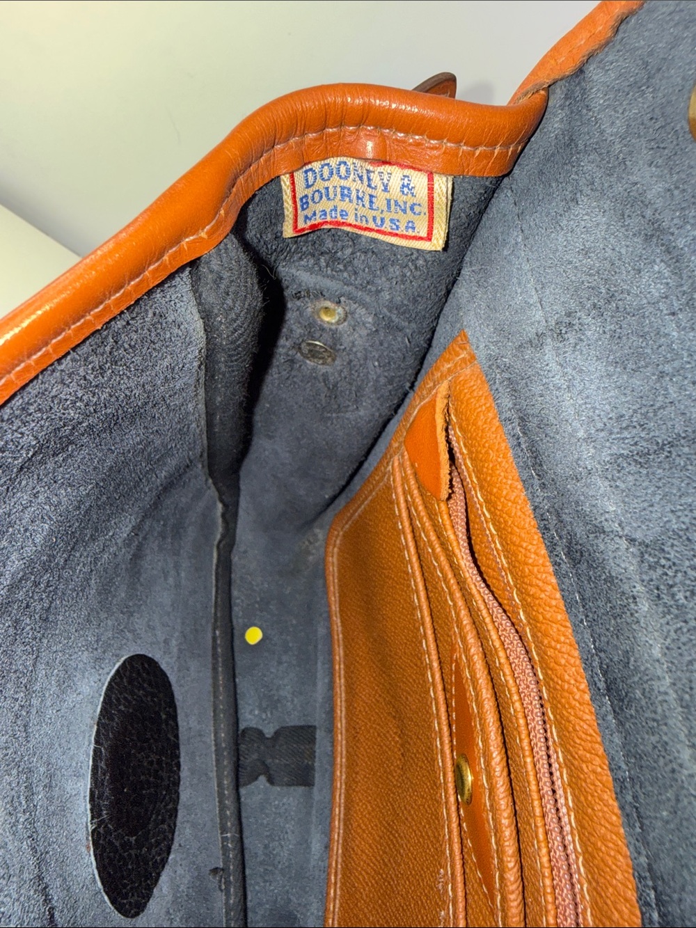 Vintage Dooney & Bourke (AWL) Square Carrier Leather Bag - Picture 8 of 12